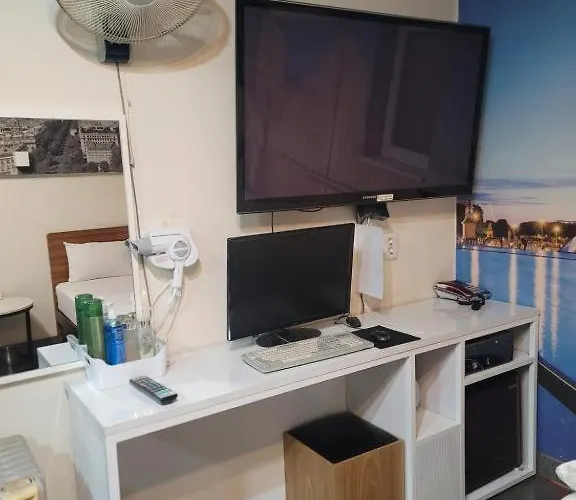 Cozy Motel 2*